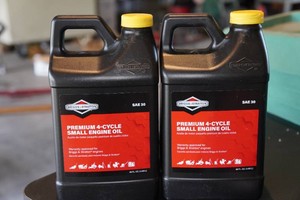 Briggs & Stratton Premium 4-Cycle Small Engine Oil SAE 30