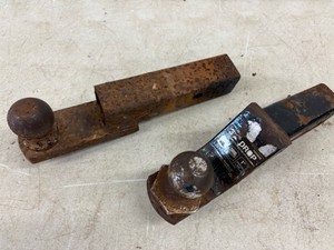 Pair of 2 receiver Hitches with Balls