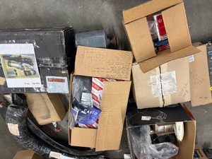 Huge lot of Auto Parts see pics for parts list