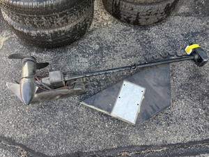 Trolling Motor with Bracket