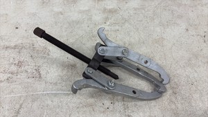 Large gear puller