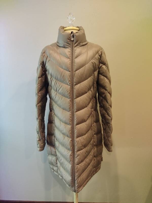 Calvin Klein Lightweight Puffer Coat (Size L)