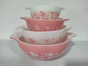 Rare Vintage Pyrex Set of Four Pink Gooseberry Cinderella Mixing Bowls