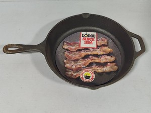 Lodge 8SK Cast Iron Skillet