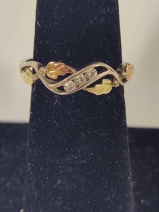 12K925 Rose Gold Three Diamond Ring