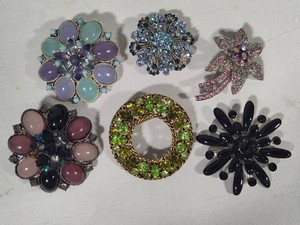 Lot of Brooches