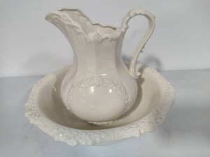 Victorian Style Pitcher & Basin by Sittre Ceramics
