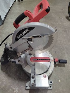 Skilsaw 10 Compound Miter Saw (Model #3315)