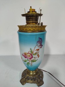 Gone with the Wind Style Electrified Glass Lamp