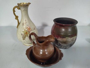 Frankoma, Leavenworth & Stoke on Trent Pottery Pieces