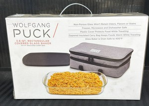 Brand New Wolfgang puck 3.6 quart rectangular covered glass baker with insulated carrying bag