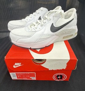 Brand New Womens size 7 12 Nike air max Excee white color shoes