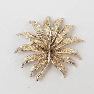 Vintage Coro Gold-Tone Floral Leaf Brooch