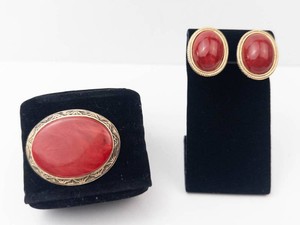 Red Cabochon Brooch & Clip-On Earrings 3-Piece Set