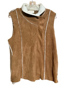 Skies Are Blue - Womens Brown Faux Suede Sherpa Lined Knit Vest - Size Medium