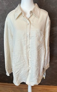 Villager Sport Brand-NWT-Womens-Long Sleeved-Button Down-Shirt-Size 2