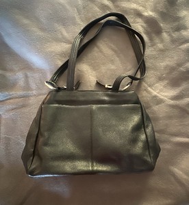 Vintage Stone Mountain Brand-Black Leather-Multi-Compartment- Shoulder Bag
