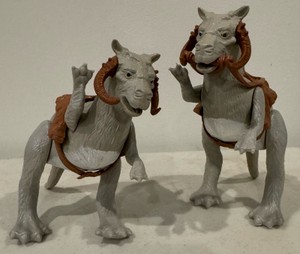 Vintage 1980 Kenner Star Wars Tauntaun Action Figure  Solid Belly Variant