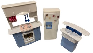 1998 Barbie So Real So Now Kitchen Playset