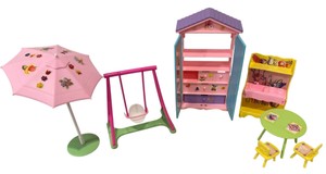 Partial 2002 Mattel Kelly Playroom Set & 2001 Lemonade Set