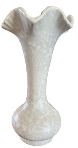 Vintage Shawnee Pottery #2512 Ruffled Vase