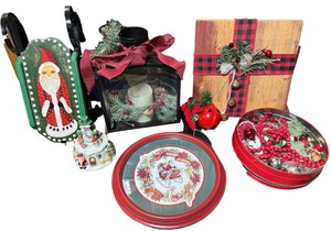 Assorted Christmas Holiday Dcor Lot  Santa, Snowman, Lantern & More