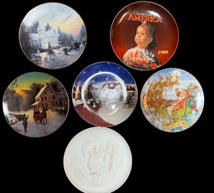 Vintage Christmas Collector Plate Lot  Santa, Winter Scenes & Christmas in America 1988