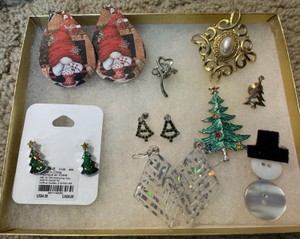 Christmas Holiday Jewelry Lot  Tree, Snowman, Santa & Gnome EarringsBrooches