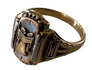 Vintage 10K Gold SchoolClass Ring  Size 7