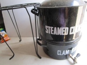 Steamed Clams & Broth Cooker