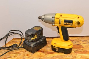 DeWalt DW059 18V Impact Wrench with Batteries & Charger