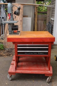 Delta K9239 Bench Band Saw on Rolling Work Table