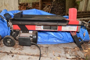 Central Machinery 5-Ton Log Splitter