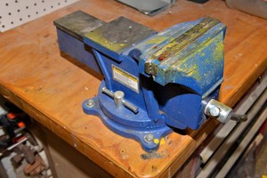 Central Forge 6 Swivel Vise with Anvil