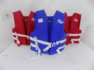 Stearns Youth Life Jackets 3 - 50-90 lbs Chest size - 26-29 inches Like new