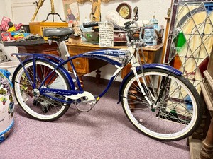 Fantastic Condition Blue SCHWINN Cruiser Deluxe Bicycle