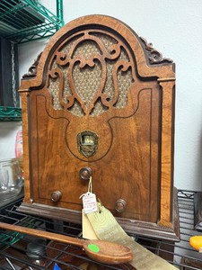 Very Nice Working Vintage Cathedral Radio #1