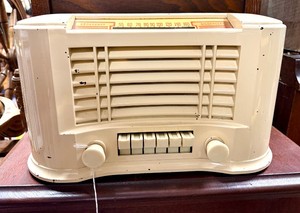 Nice Working Vintage TRUETONE Model D26-16 Series C Radio