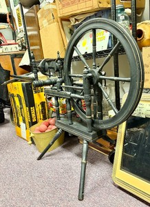 Very Nice Primitive Antique Wooden Spinning Wheel #1