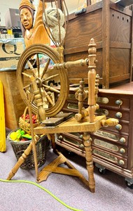 Very Nice Primitive Antique Wooden Spinning Wheel #2