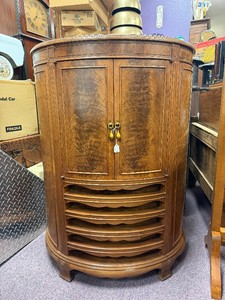 Beautiful 1930s Stromberg Carlson Radio Cabinet #2