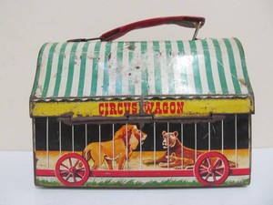 Vintage CIRCUS WAGON Metal Lunchbox