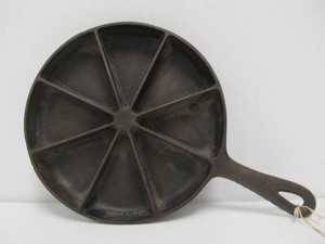 Old Vintage Cast Iron Corn Bread Skillet