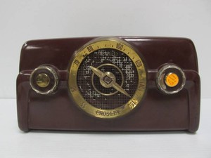 Vintage Mid Century CROSLEY Bakelite Radio
