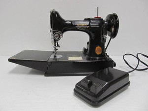 Excellent Working Vintage Singer FEATHERWEIGHT Sewing Machine w Case