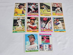Lot of 10 Vintage Baseball Cards Featuring Reggie Jackson, Mike Schmidt, and Willie Randolph