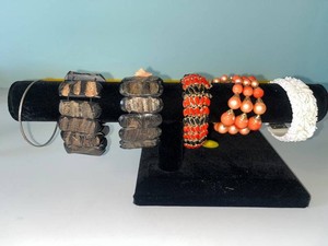 VTG Costume Jewelry Mixed Lot of 6 Statement Bracelets & Beaded Necklace