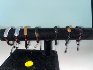 VTG Beaded Bracelets - Assorted Black & Red Designs (Lot of 7)