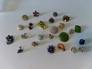VTG Costume Jewelry - Assorted Clip on Earrings - SINGLESNO MATCH