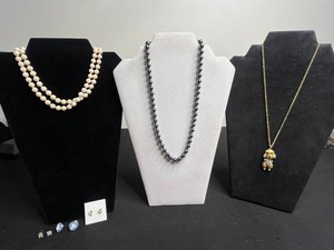 VTG Costume Jewelry - Necklaces & Avon Earrings Mixed Lot